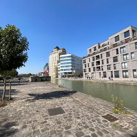 De Charme Apartment Pantin